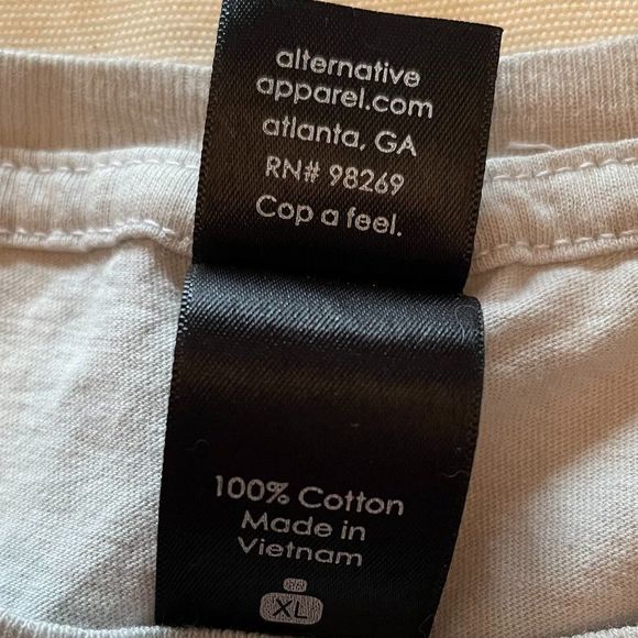 Red on Grey UCB Training Center Logo Short Sleeve Crew Neck T-Shirt Size XL - Picture 6 of 7